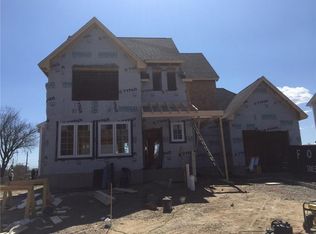 2 Woodbine Ave, Barrington, RI 02806