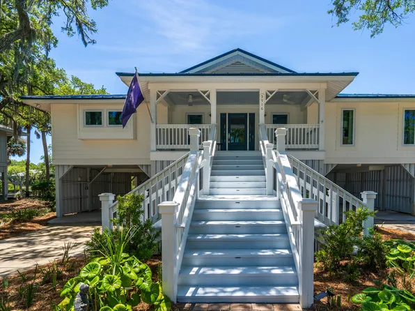 3916 Lybrand St, Edisto Island, SC 29438