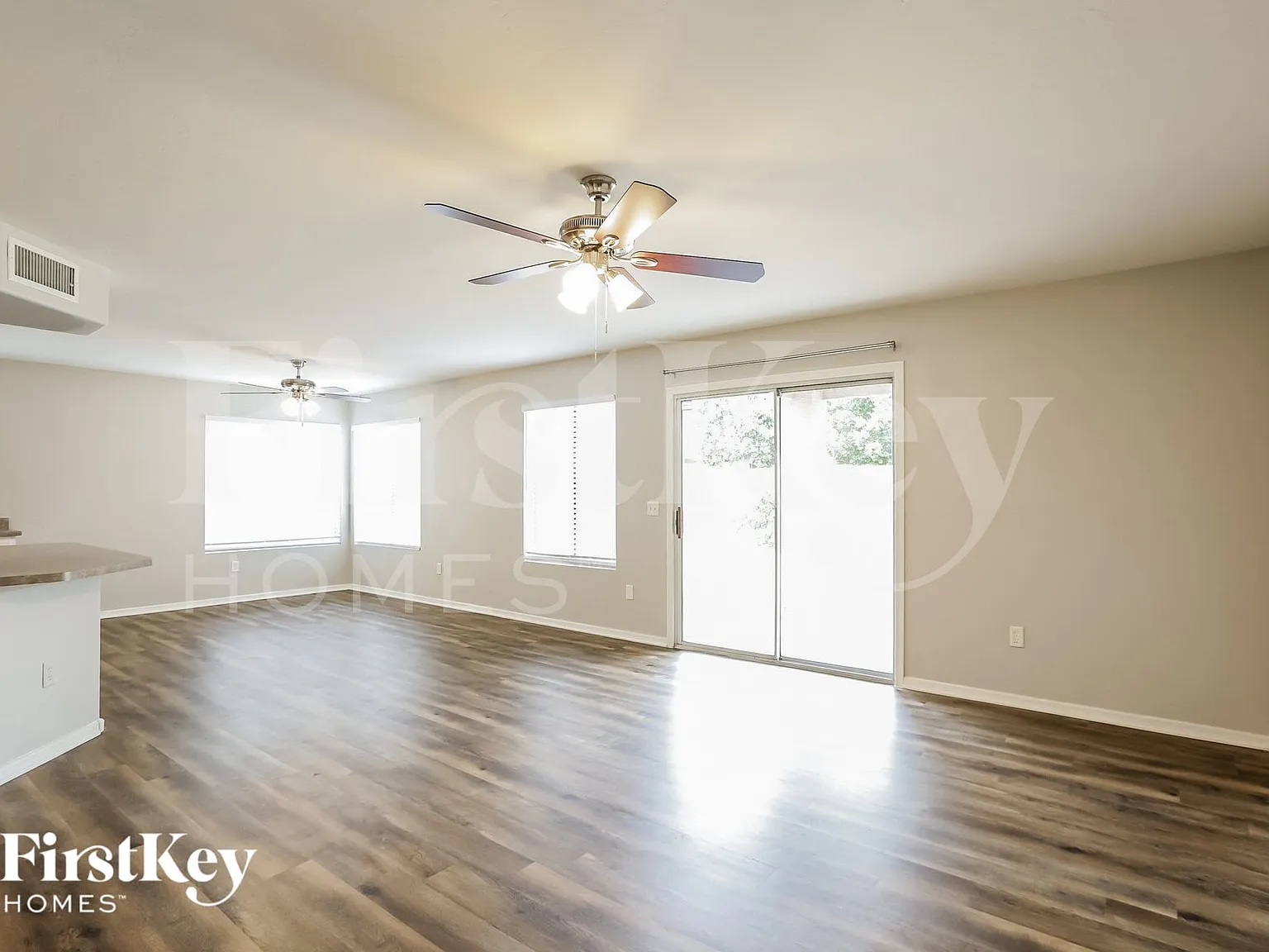 4 bed, 3.0 bath, 2325 sqft, $2,275 — Photo 3