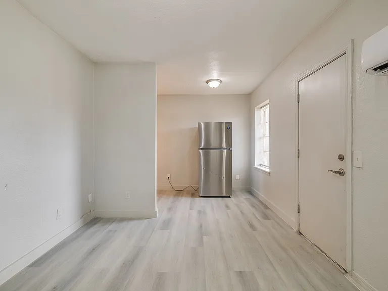 4701 NW 16th St #24 — Photo 25