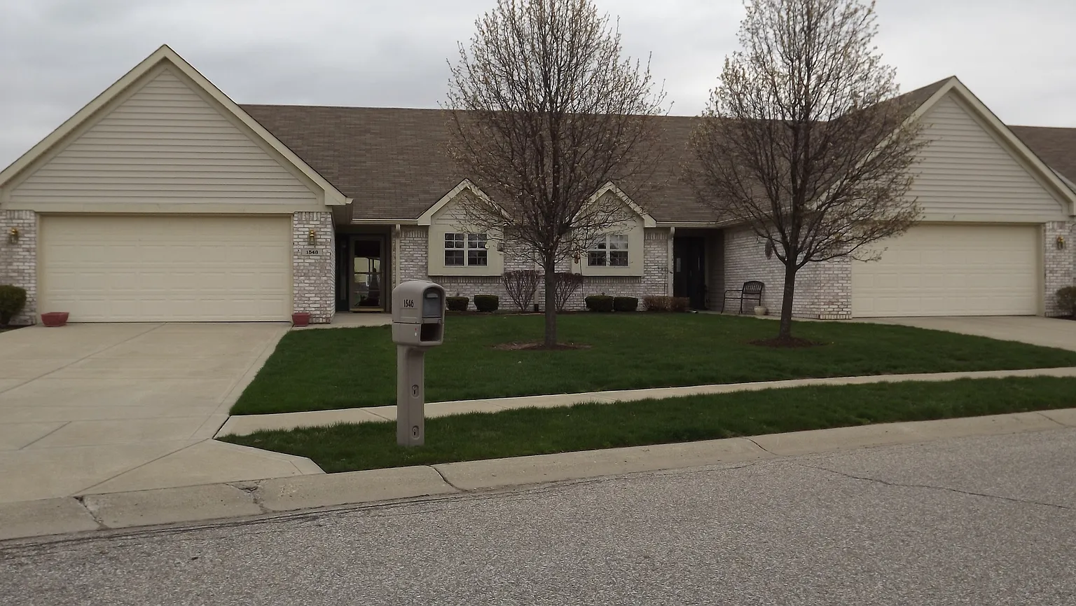 1546 Fairfield Dr photo 1