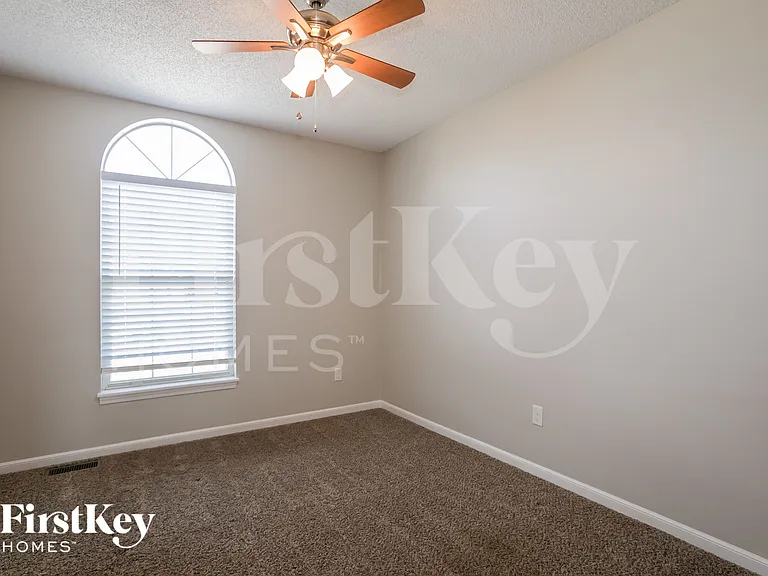 1603 Roberta Dr — Photo 13