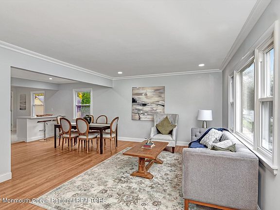 4th image of 49 Shady Ln