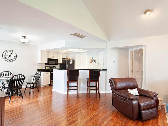 4th image of 2373 Sportsman Dr