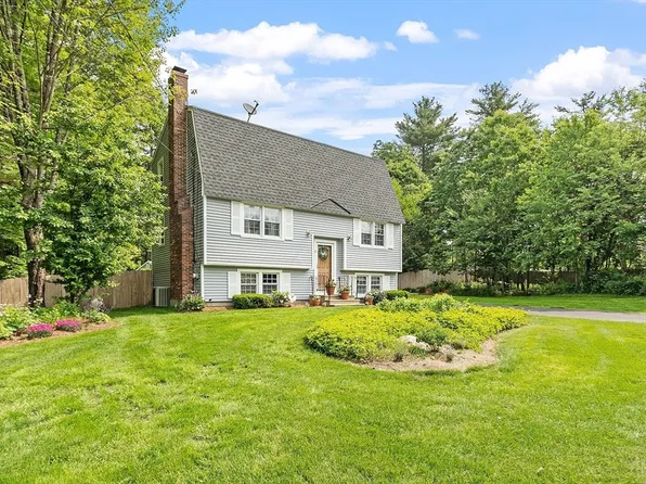 12 Willow Dr, Townsend, MA 01469