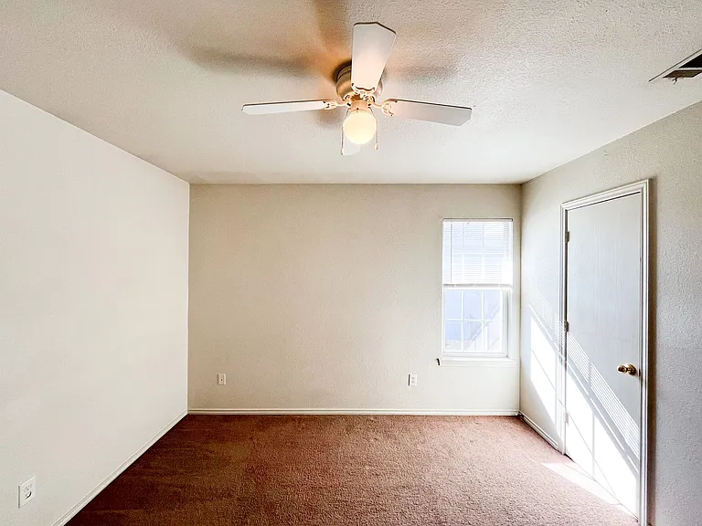 308 Creek St — Photo 21