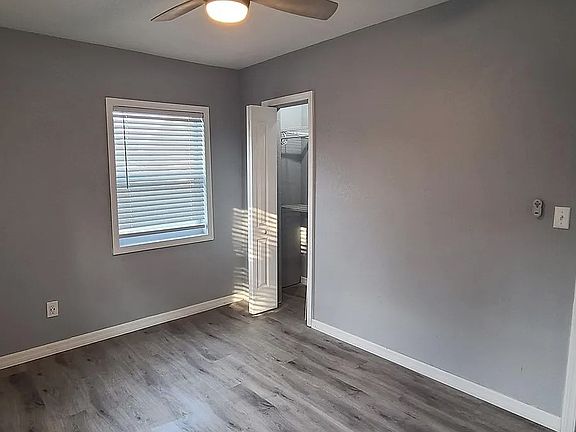 5th image of 226 Avenue P NE #A