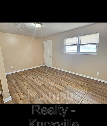 3rd image of 328 Dahlia Dr APT 9