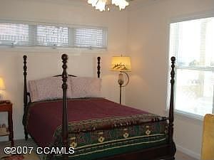 Apt Bedroom