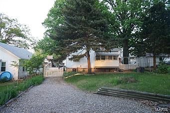 3rd image of 2825 Burgess Ln