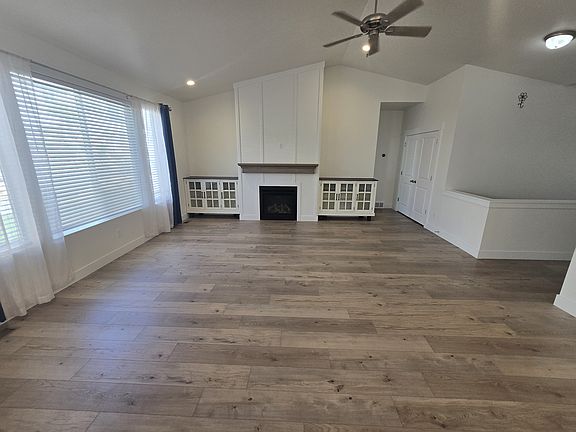 3rd image of 2887 S Greenhead Dr