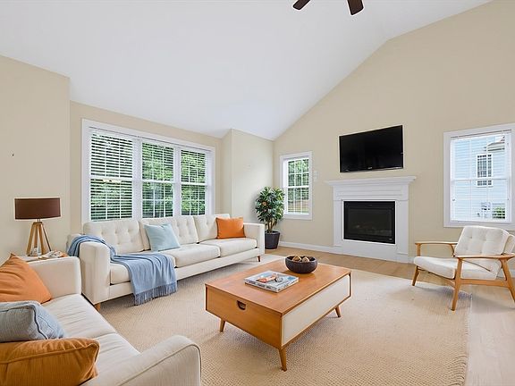 3rd image of 25 Sullivan Way
