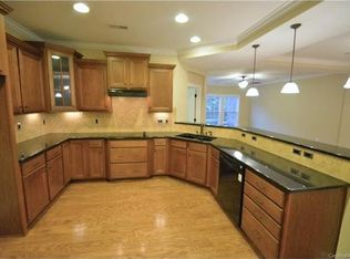 16434 Hawfield Woods Ln, Charlotte, NC 28277