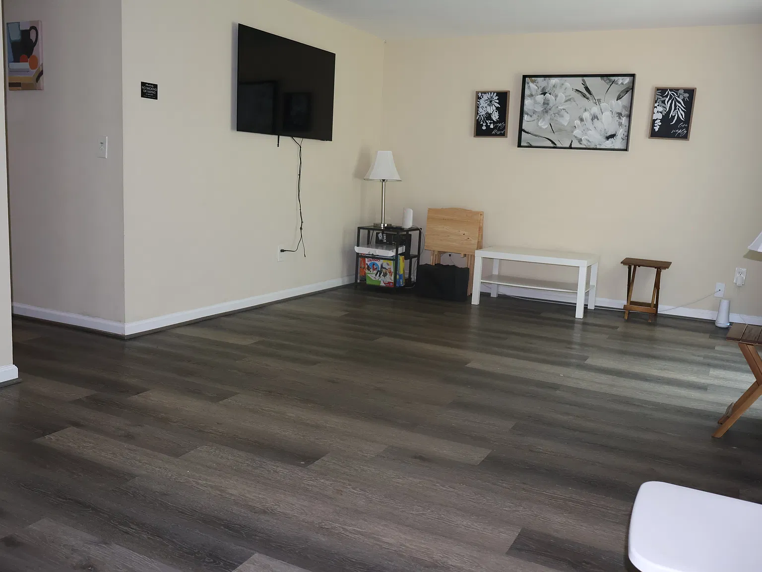 3 bed, 1.5 bath, 1100 sqft, $2,700 — Photo 2