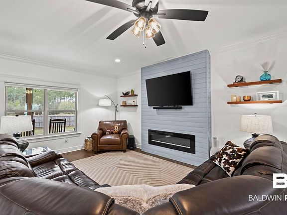 3rd image of 20933 Southtown Dr