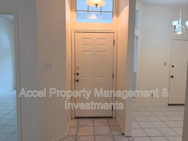 3 bed, 2.0 bath, 1485 sqft, $1,500 — Photo 3