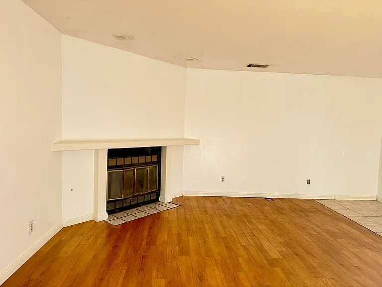 1307 W Heald Ave — Photo 3