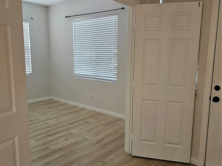 4206 Vahan Ct — Photo 2