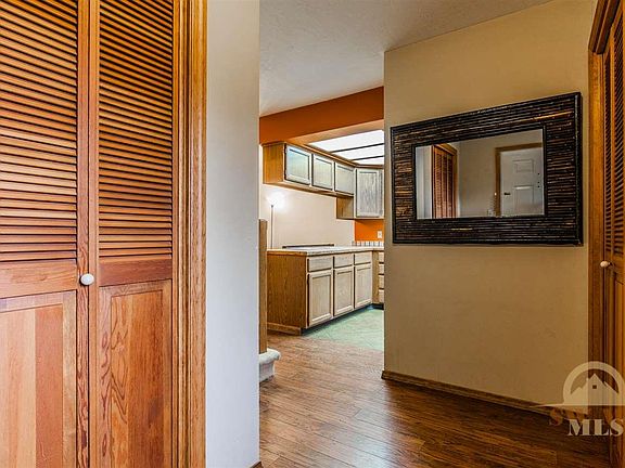 5th image of 2200 W Dickerson St APT 33