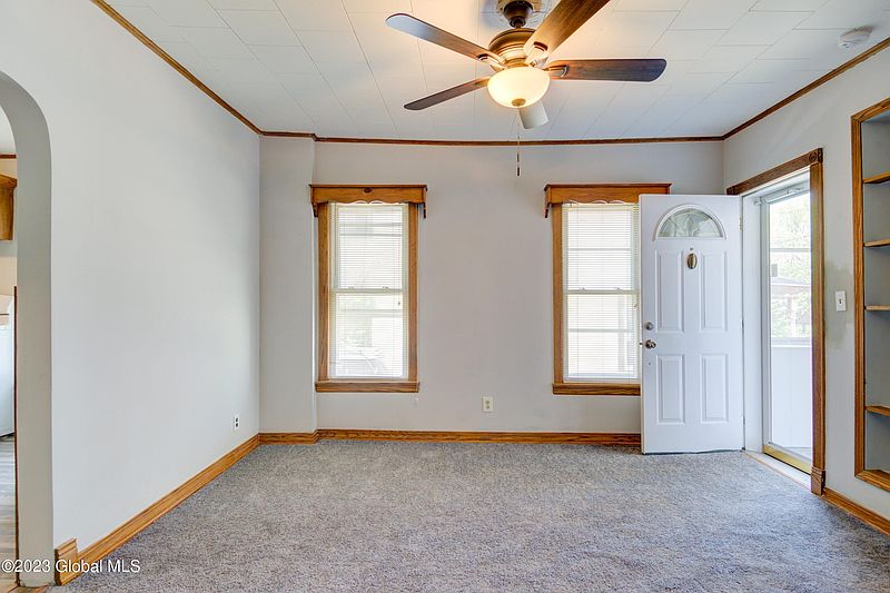 5th image of 128 Washington Street