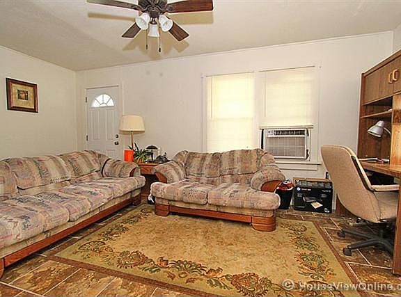 2nd image of 651 Perry Ave