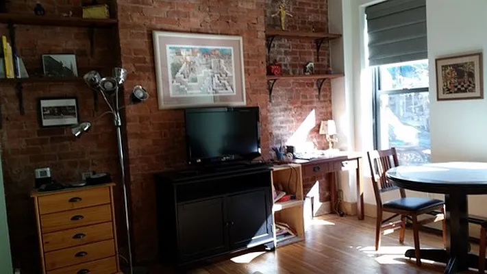 Rented by Brownstone Property Group | media 2