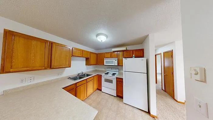 Building Photo - 306 Ryan Dr #1
