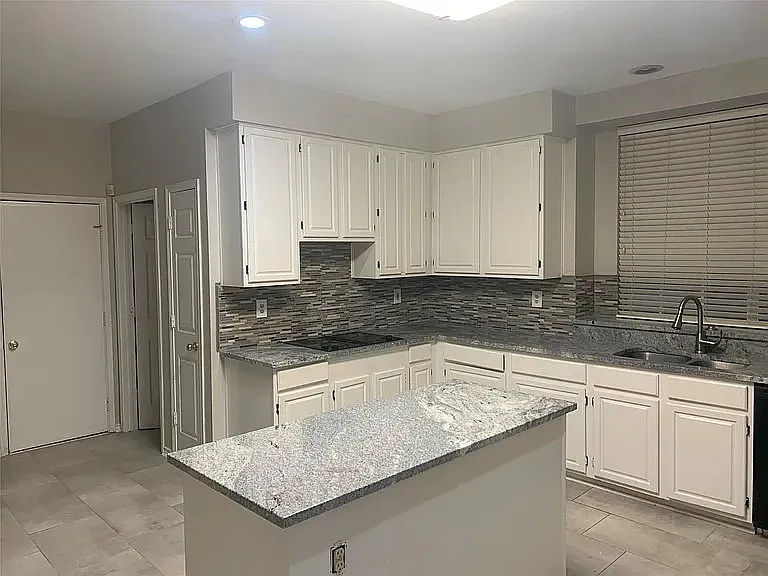 4 bed, 2.5 bath, 2845 sqft, $3,573 — Photo 2