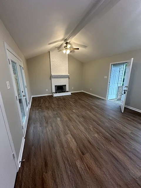 2 bed, 1000 sqft, $2,200 — Photo 3