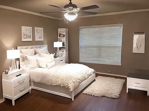 5th image of 165 Oakview Ct #165