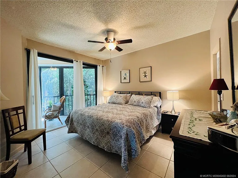 221 NE Plantation Rd #215 — Photo 27