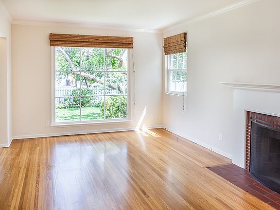 3rd image of 12867 Admiral Ave