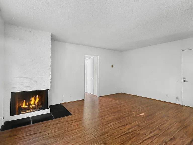 1552 Armacost Ave #9 — Photo 2