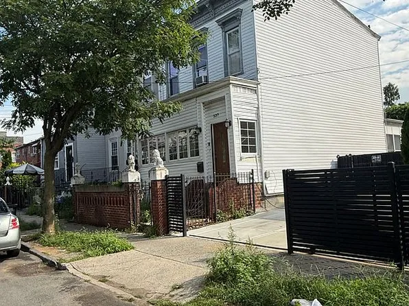 537 Jerome St, Brooklyn, NY 11207