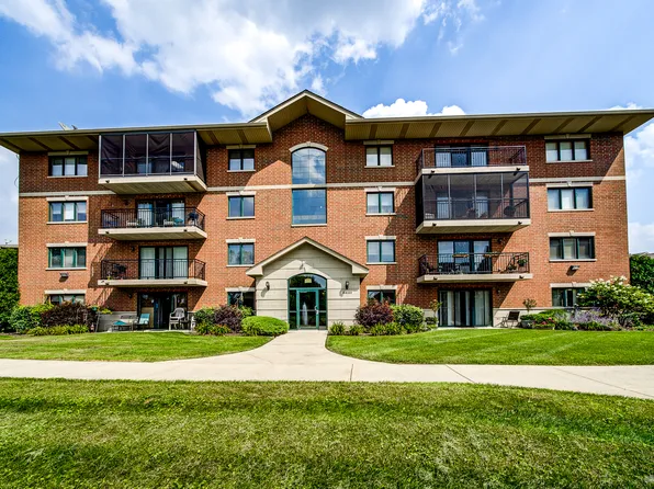 6840 Winding Trl #401, Oak Forest, IL 60452