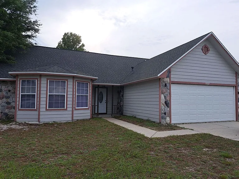 7727 Betty Louise Dr — Photo 1