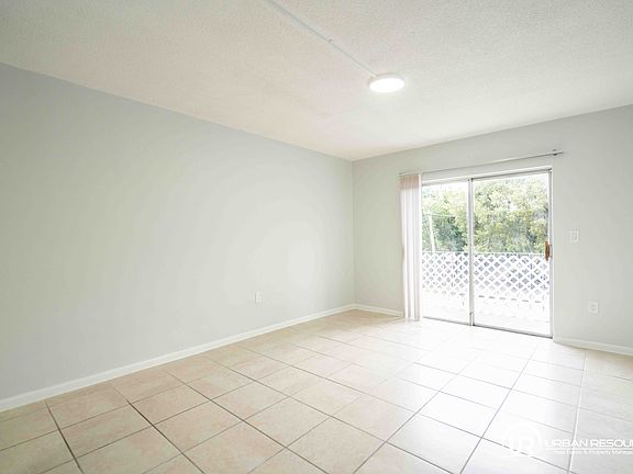 4th image of 450 NE 82nd Ter APT 6