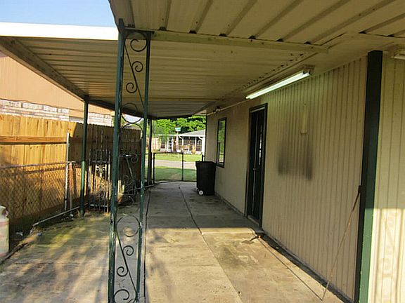 4th image of 1012 Teakwood Dr