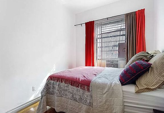 4th image of 208 W 80th St APT 5D