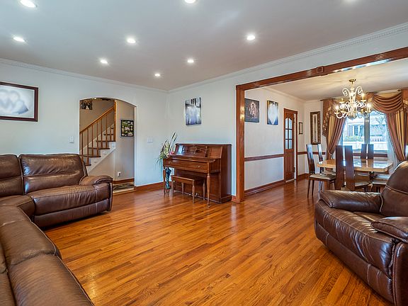 4th image of 8027 192nd St