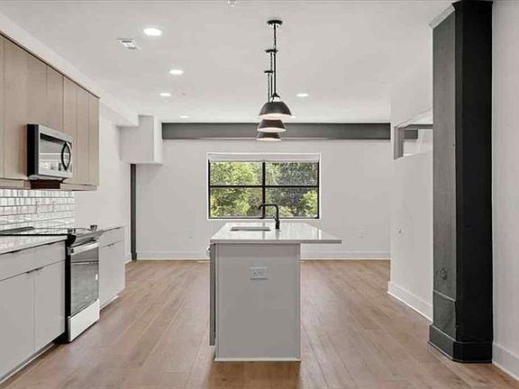 3rd image of 108 Park Pl #107