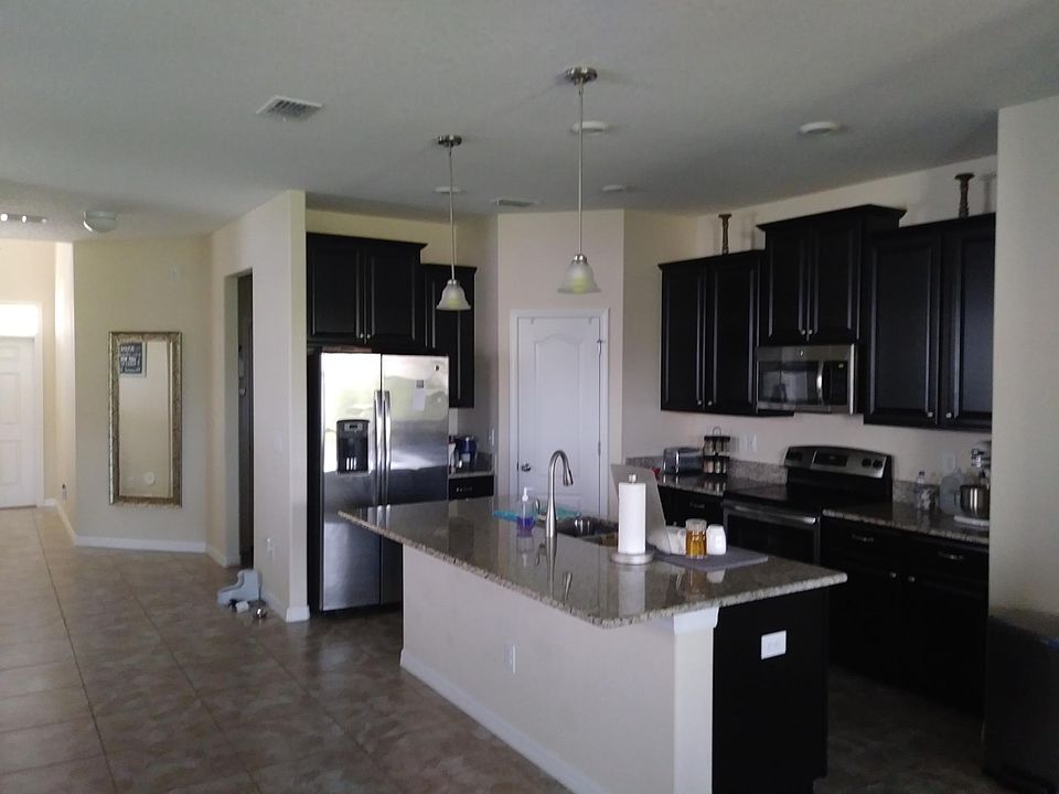2nd image of 11812 Lake Blvd