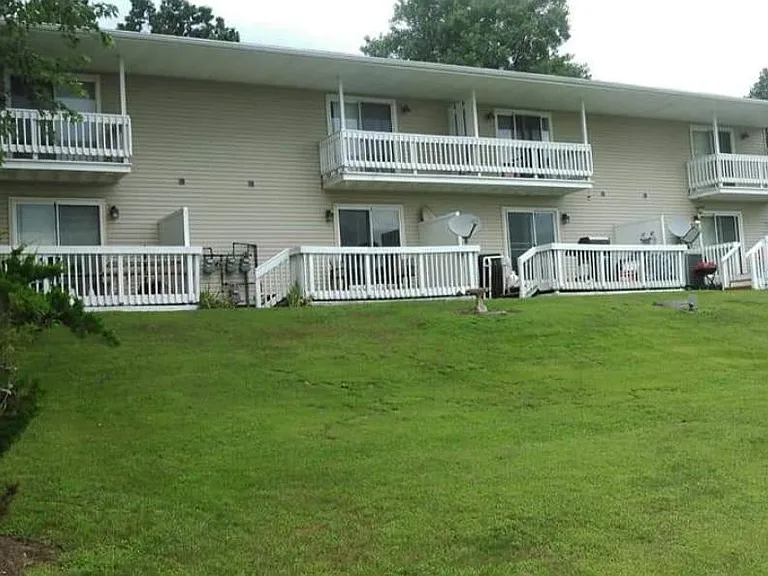 W25702 Sullivan Rd — Photo 2