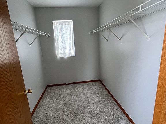 5th image of 1470 Millbrook Dr