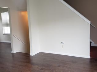 194 N Grove St #4, East Orange, NJ 07017
