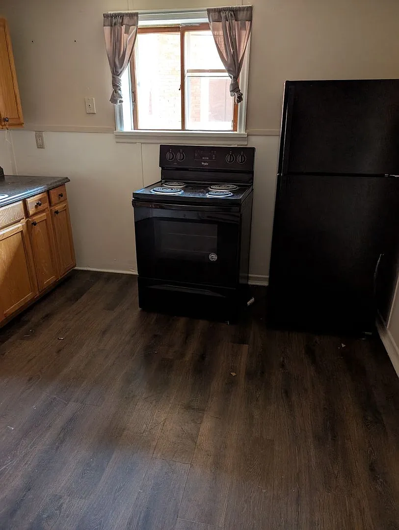 718 Centre Street — Photo 3