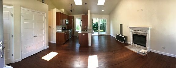 2nd image of 211 E Lakeside Dr