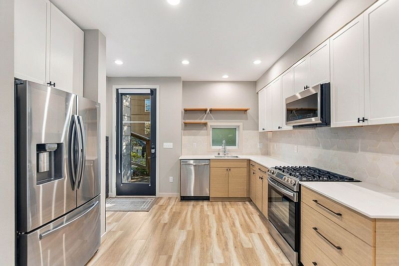 5th image of 304 N 107th Street