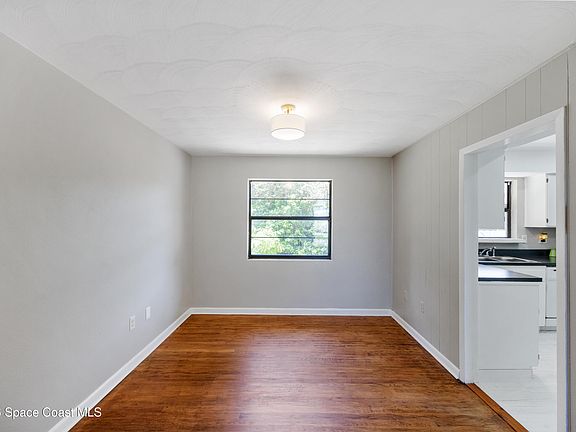 3rd image of 808 Kensington Dr