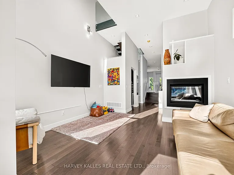 235 Cedarvale Ave — Photo 7